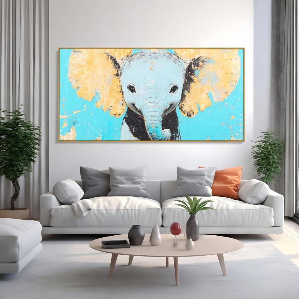 Tablou canvas cu tablou canvas cu un pui de elefant, in rama de aluminiu auriu, pe perete intr-un living
