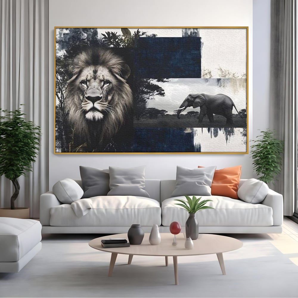 Tablou canvas cu tablou canvas cu leu si elefant, in rama de aluminiu auriu, pe perete intr-un living