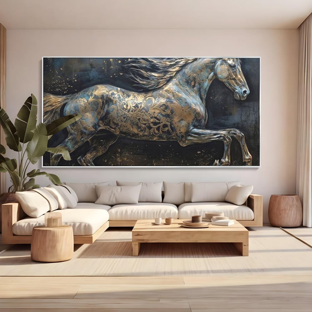 Tablou canvas cu tablou canvas cu armasar in galop, in rama de aluminiu argintiu, pe perete intr-un living