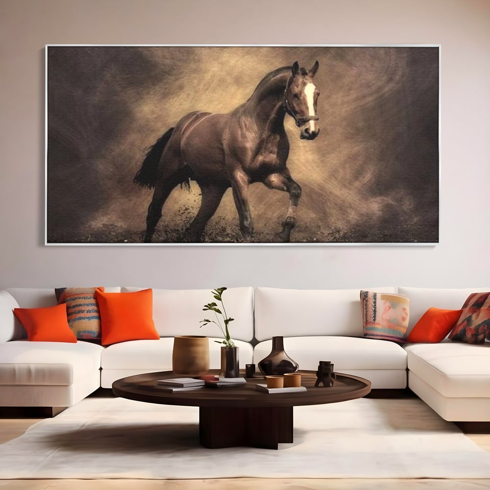 Tablou canvas cu tablou canvas cu cal maro in galop, in rama de aluminiu argintiu, pe perete intr-un living