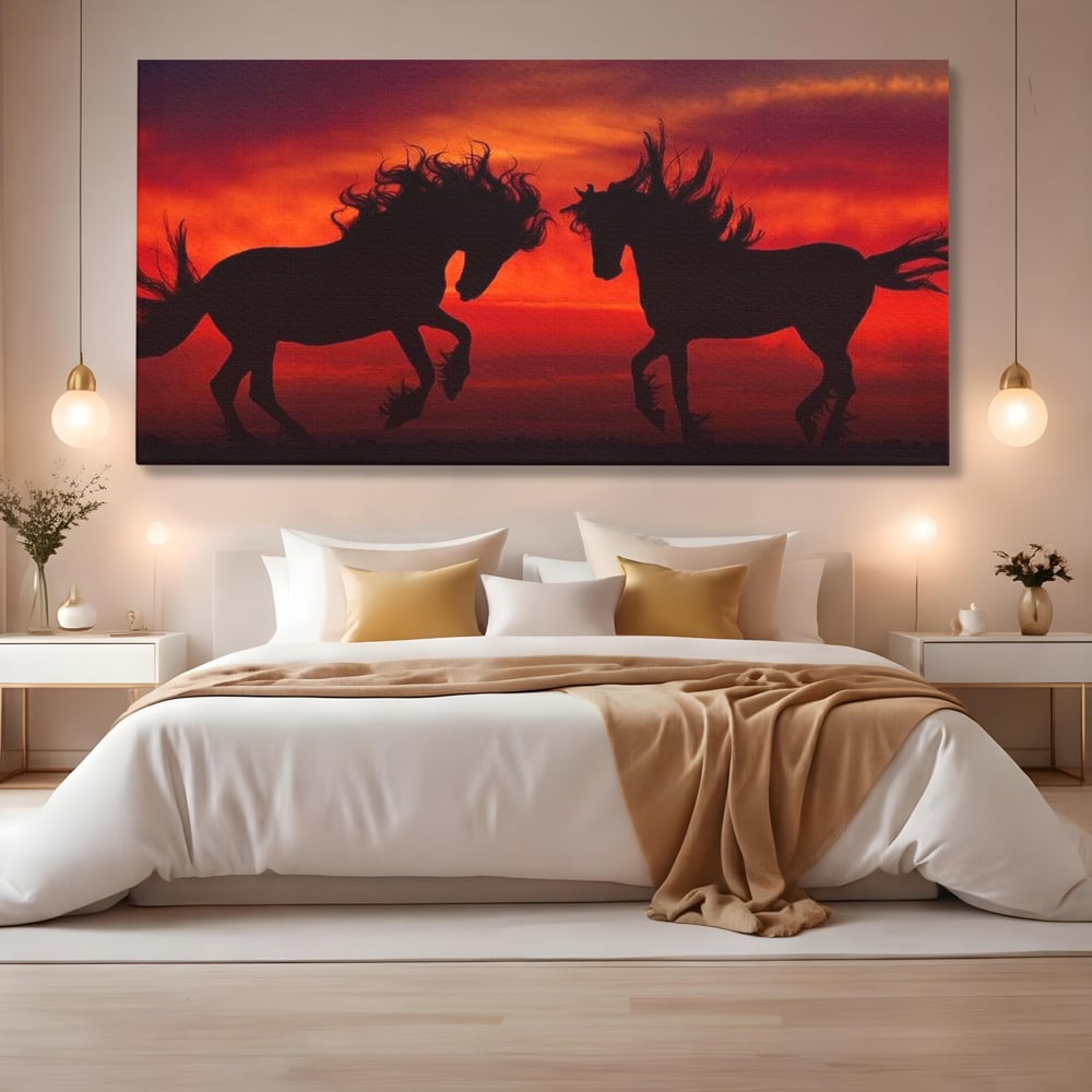 Tablou canvas cu tablou canvas cu siluete de cai in apus, fara rama, pe sasiu de lemn, pe perete intr-un dormitor
