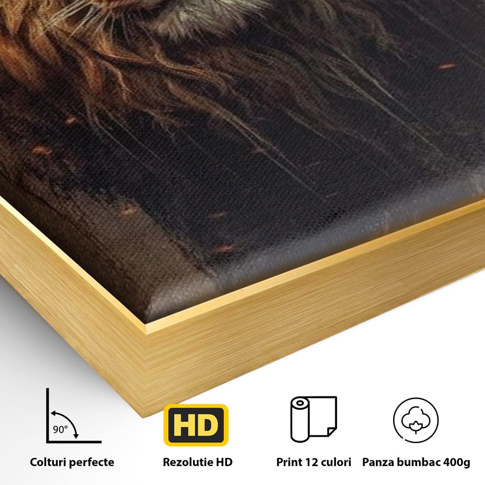 Detaliu al suprafetei: tablou canvas cu portret de leu, in rama de aluminiu auriu