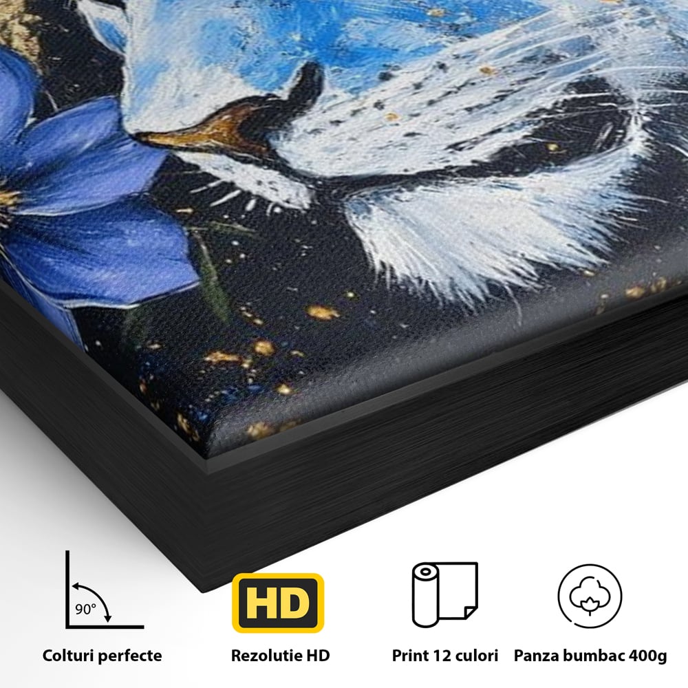 Detaliu al suprafetei: tablou canvas cu leoaica albastra si floare, in rama de aluminiu negru