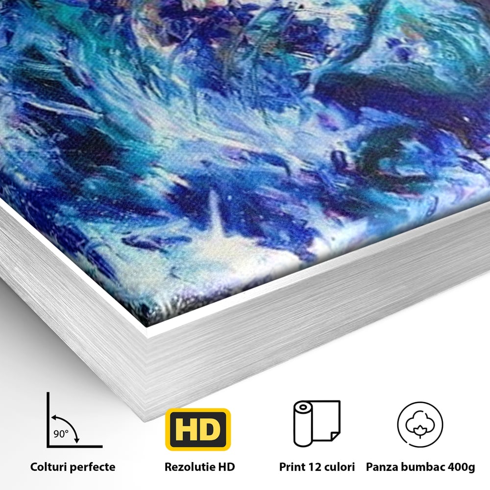Detaliu al suprafetei: tablou canvas cu leu albastru cosmic, in rama de aluminiu argintiu