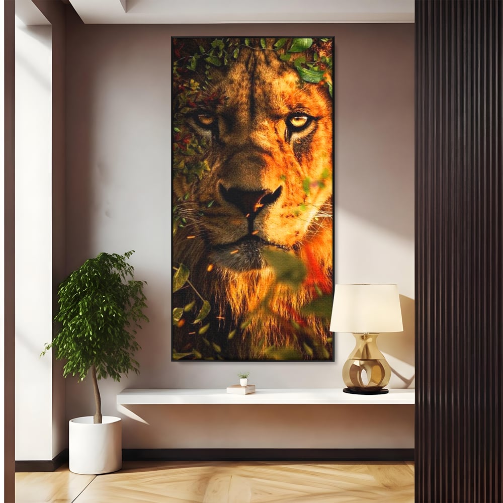 Tablou canvas cu tablou canvas cu leu mascat in frunzis, in rama de aluminiu negru