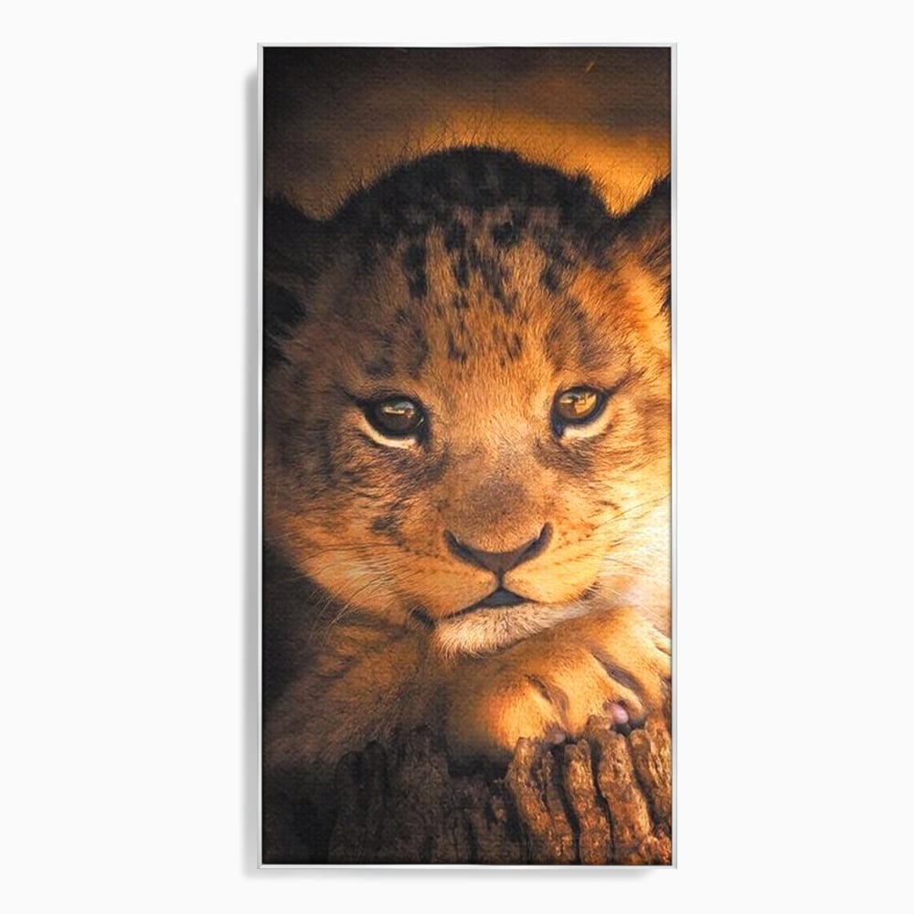 Tablou canvas cu tablou canvas cu portret de pui de leu, in rama de aluminiu argintiu