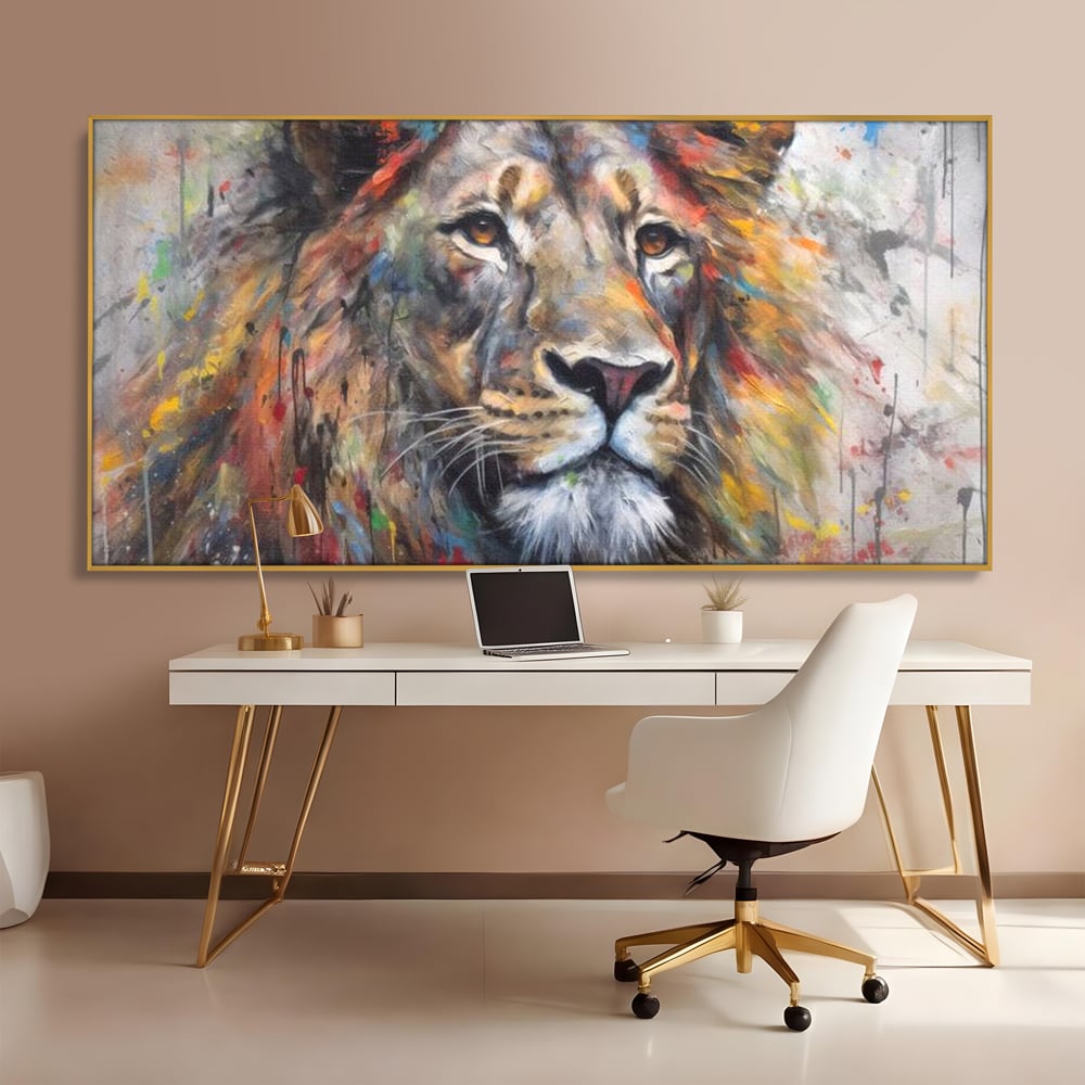 Tablou canvas cu tablou canvas cu leu colorat, in rama de aluminiu auriu, pe perete intr-un birou