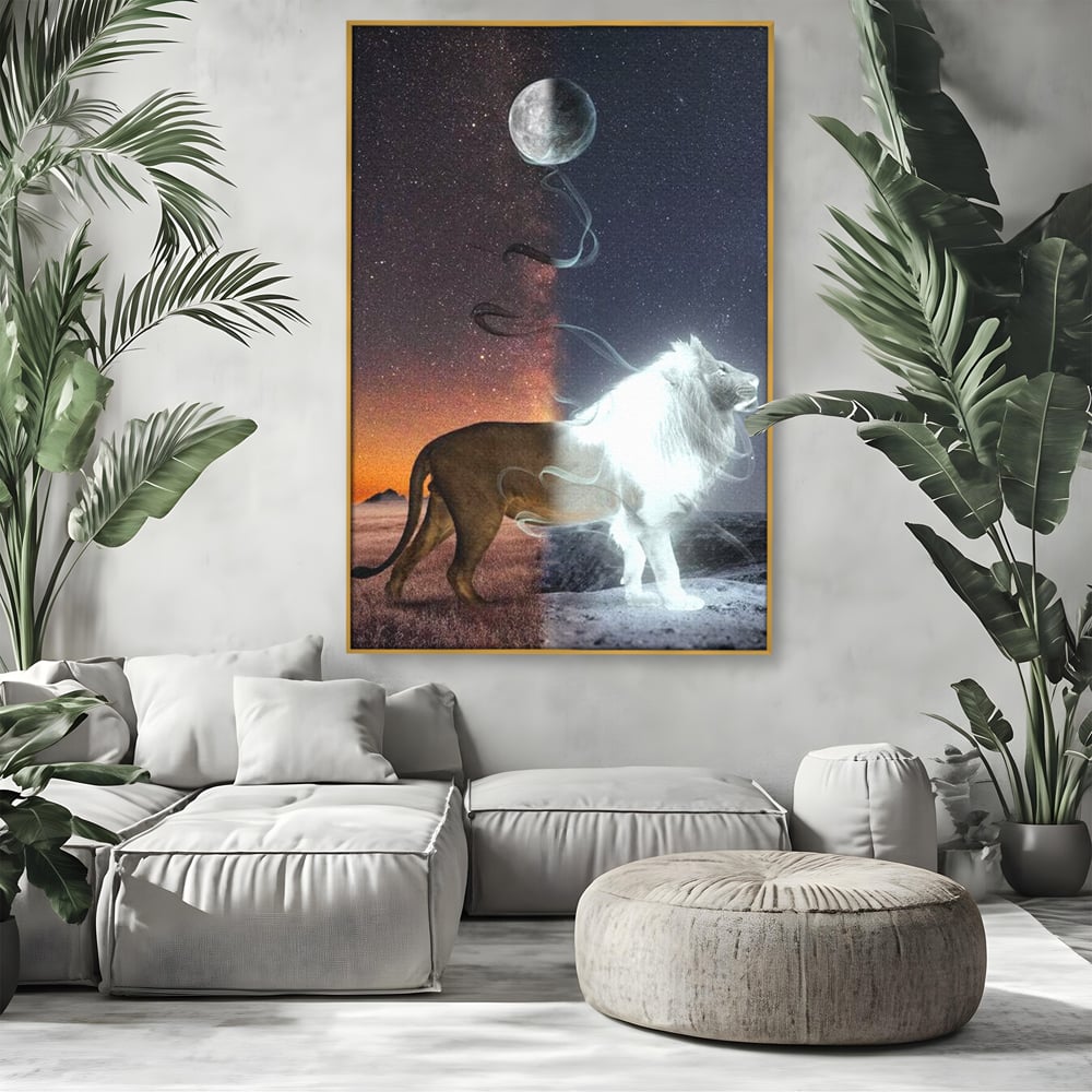 Tablou canvas cu tablou canvas cu leu si luna, in rama de aluminiu auriu, pe perete intr-un living