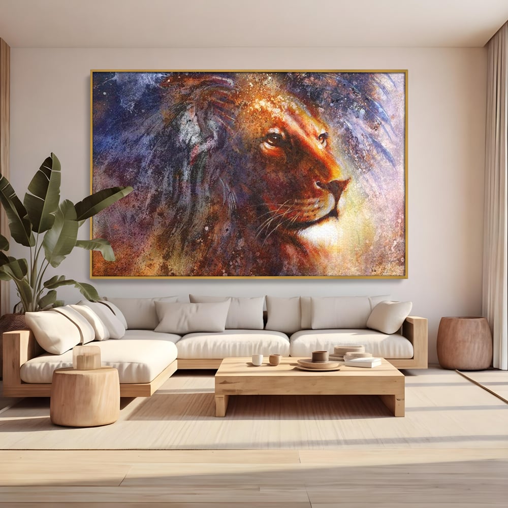 Tablou canvas cu tablou canvas cu leu in nuante cosmice, in rama de aluminiu auriu, pe perete intr-un living