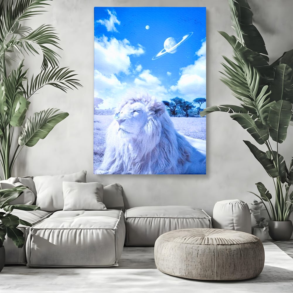 Tablou canvas cu tablou canvas cu leu si planete, fara rama, pe sasiu de lemn, pe perete intr-un living