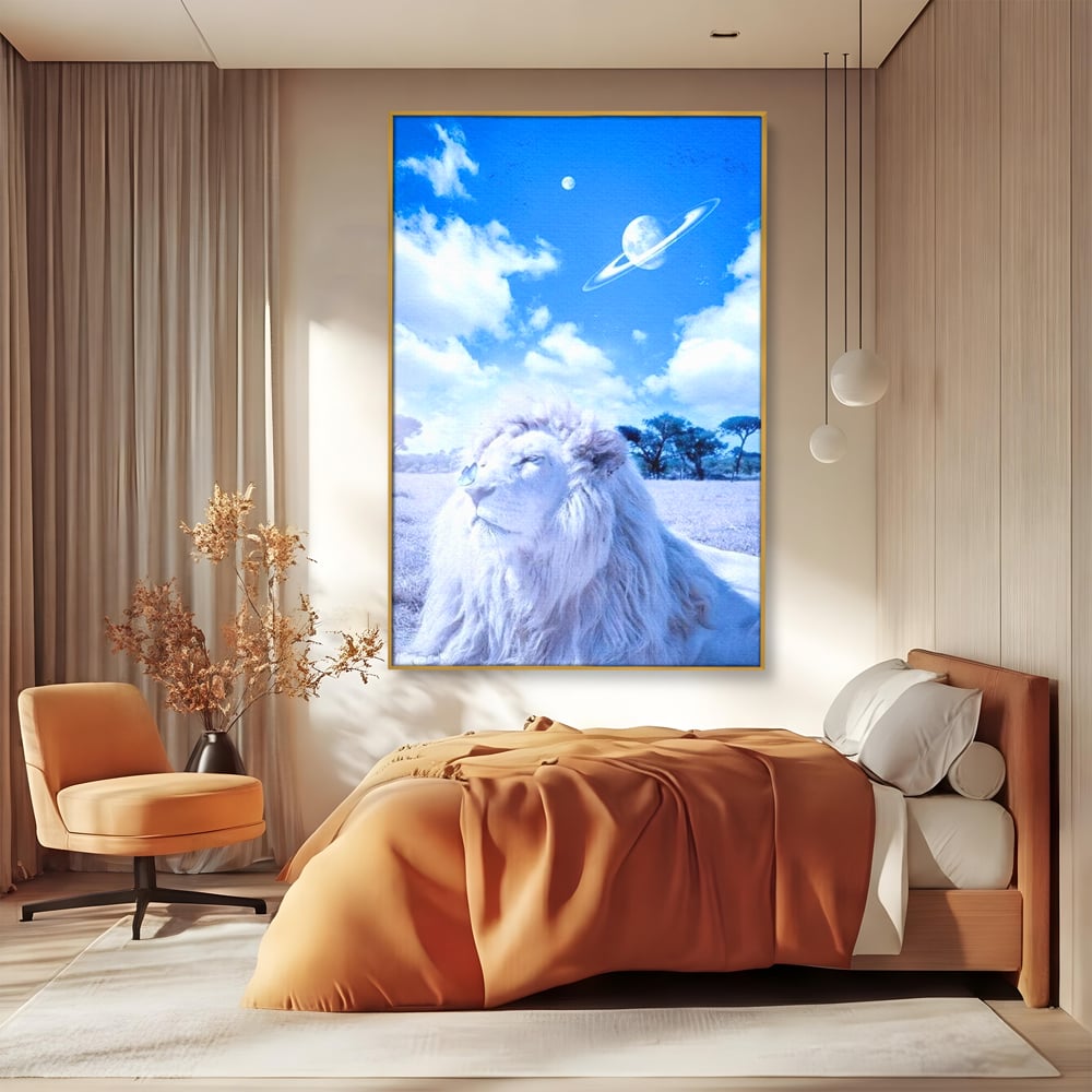 Tablou canvas cu tablou canvas cu leu si planete, in rama de aluminiu auriu, pe perete intr-un dormitor