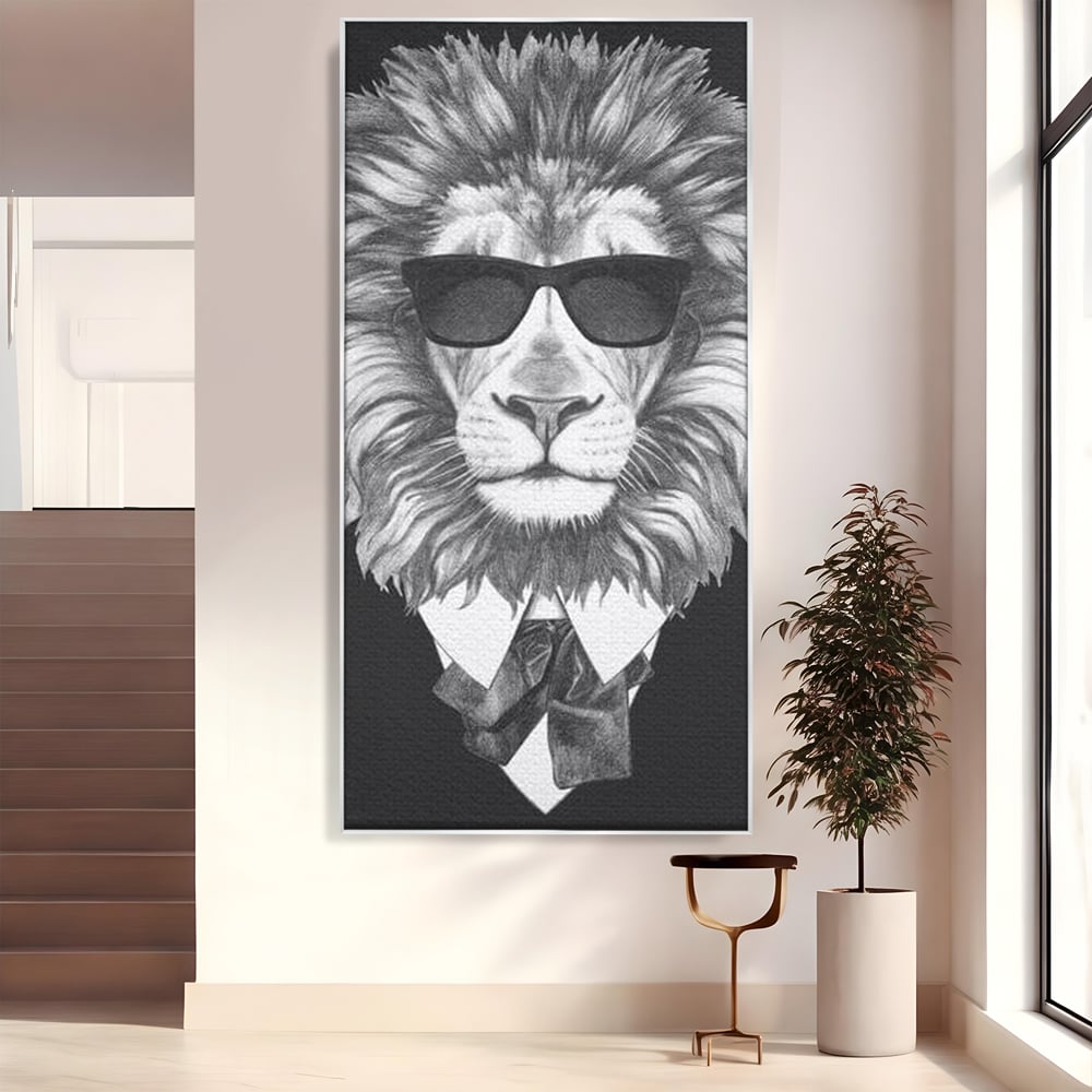 Tablou canvas cu tablou canvas cu leu in costum si ochelari, in rama de aluminiu argintiu