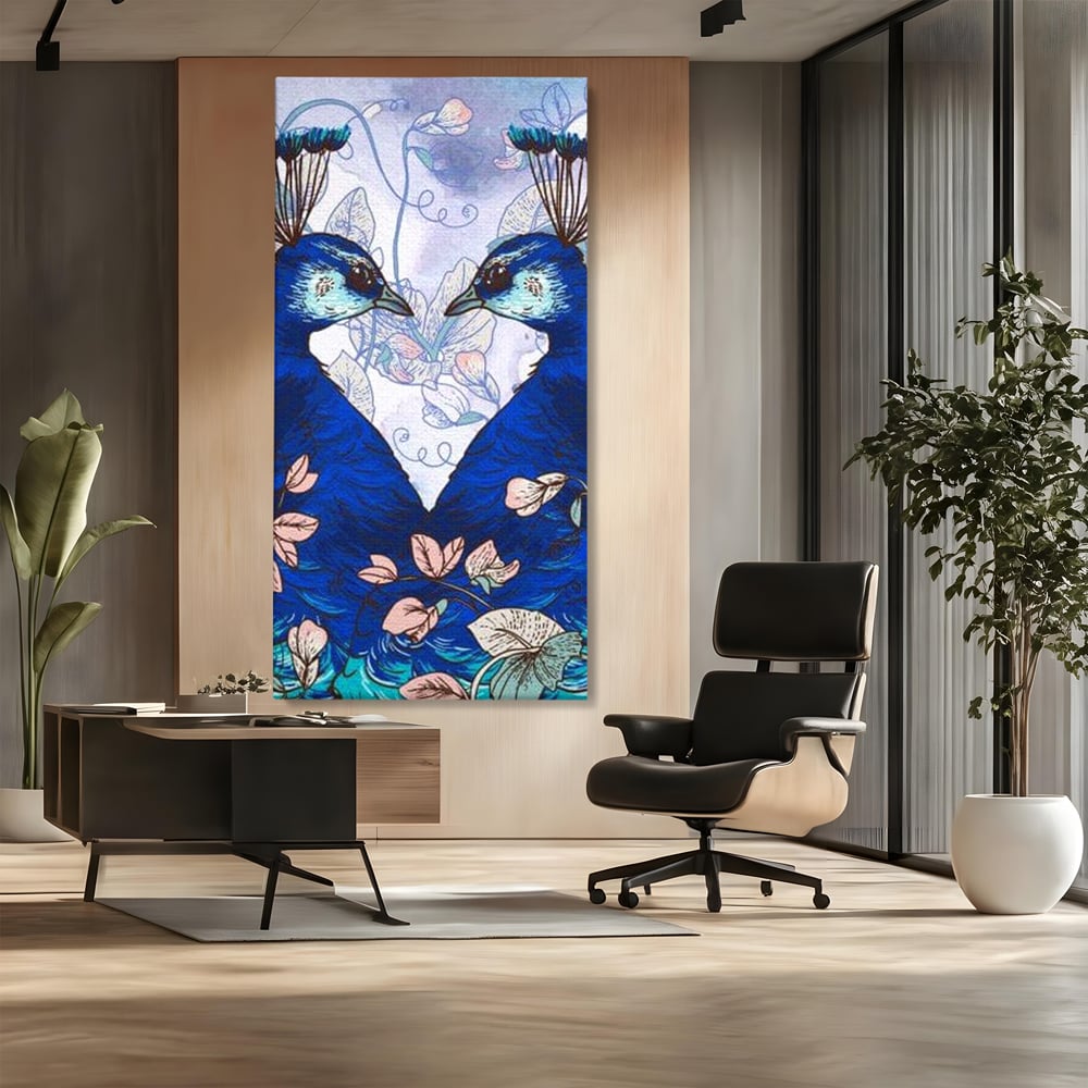 Tablou canvas cu tablou canvas cu doi pauni albastri, fara rama, pe sasiu de lemn, pe perete intr-un birou
