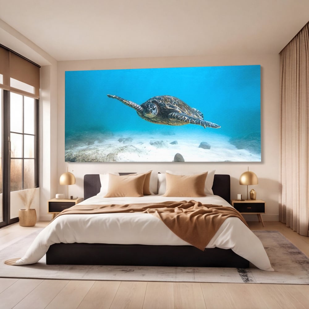 Tablou canvas cu tablou canvas cu testoasa marina, fara rama, pe sasiu de lemn, pe perete intr-un dormitor