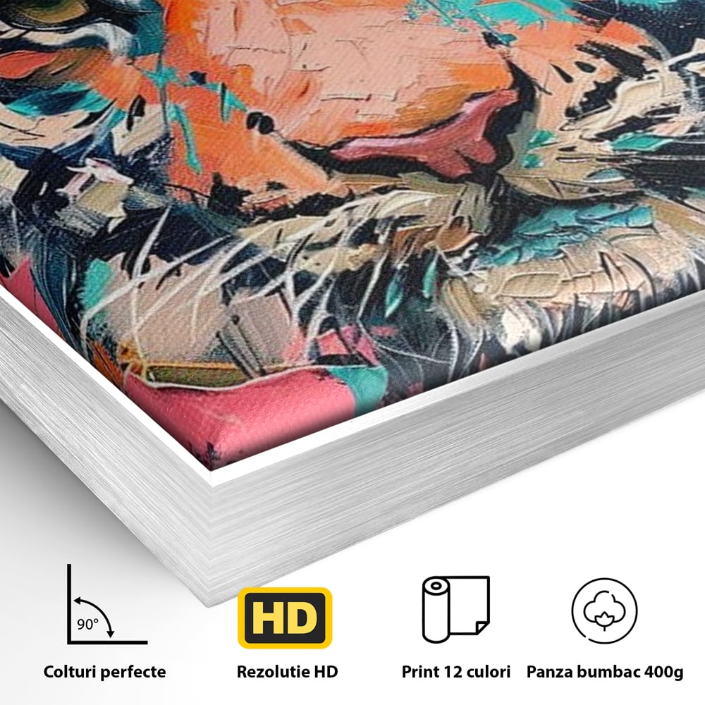 Detaliu al suprafetei: tablou canvas cu tigru colorat, in rama de aluminiu argintiu