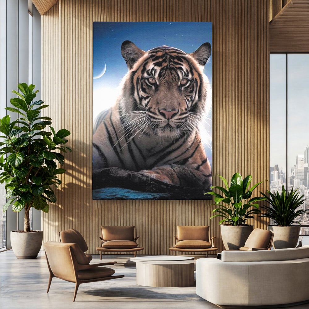 Tablou canvas cu tablou canvas cu tigru la lumina stelelor, fara rama, pe sasiu de lemn, pe perete intr-un birou
