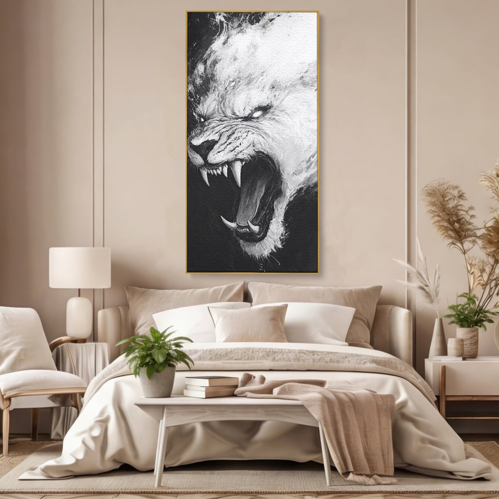 Tablou canvas cu tablou canvas cu tigru alb, in rama de aluminiu auriu, pe perete intr-un dormitor