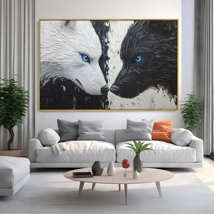Tablou canvas cu tablou canvas cu doi lupi, in rama de aluminiu auriu, pe perete intr-un living
