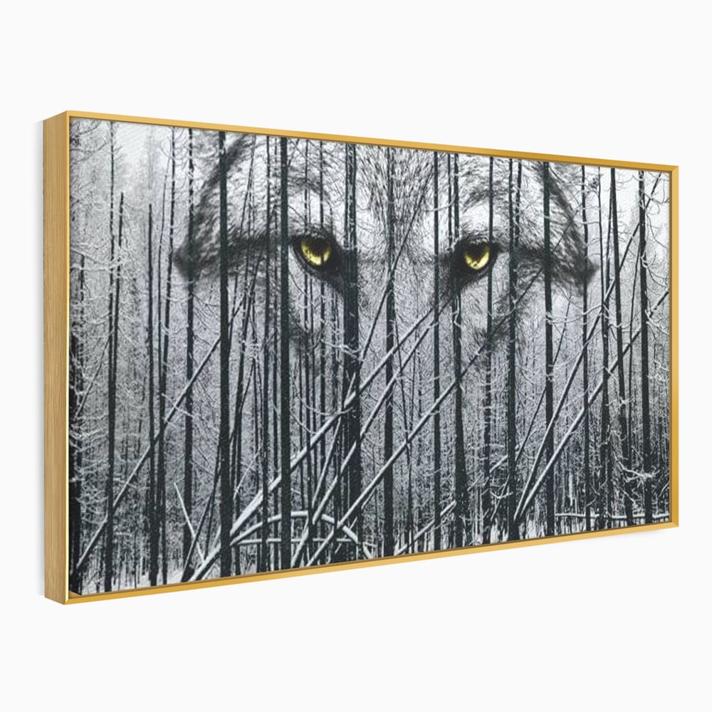 Tablou canvas cu tablou canvas cu ochi de lup si padure iarna, in rama de aluminiu auriu