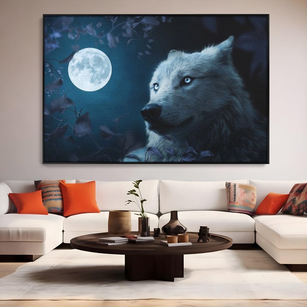 Tablou canvas cu tablou canvas cu lup si luna plina, in rama de aluminiu negru, pe perete intr-un living