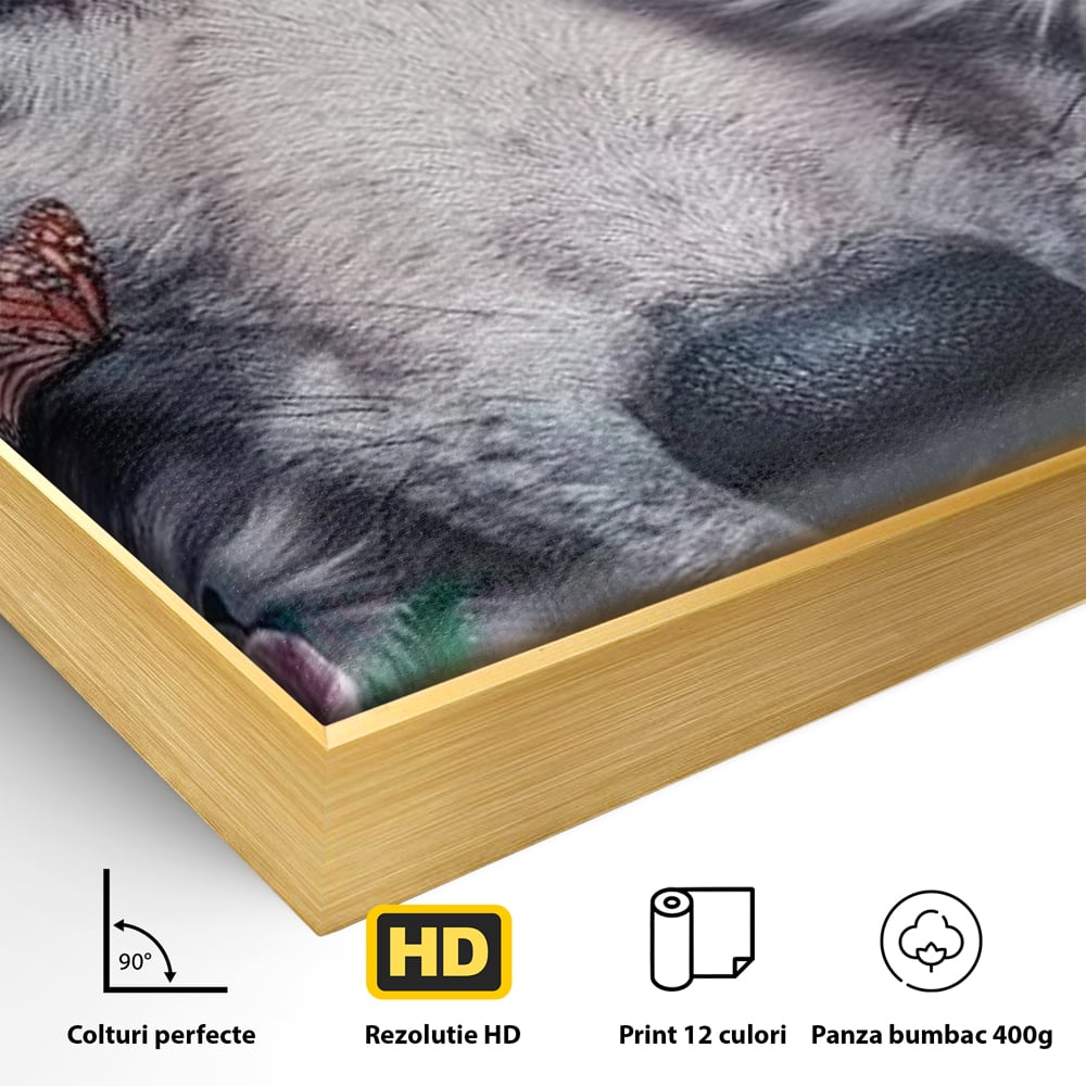Detaliu al suprafetei: tablou canvas cu lup alb si fluturi, in rama de aluminiu auriu
