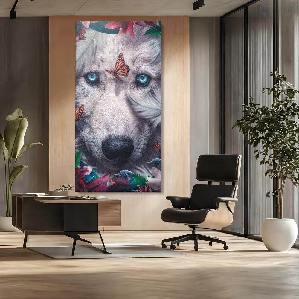 Tablou canvas cu tablou canvas cu lup alb si fluturi, fara rama, pe sasiu de lemn, pe perete intr-un birou