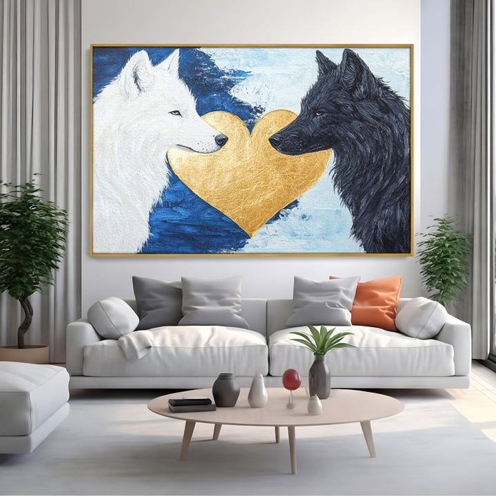 Tablou canvas cu tablou canvas cu doi lupi si inima aurie, in rama de aluminiu auriu, pe perete intr-un living