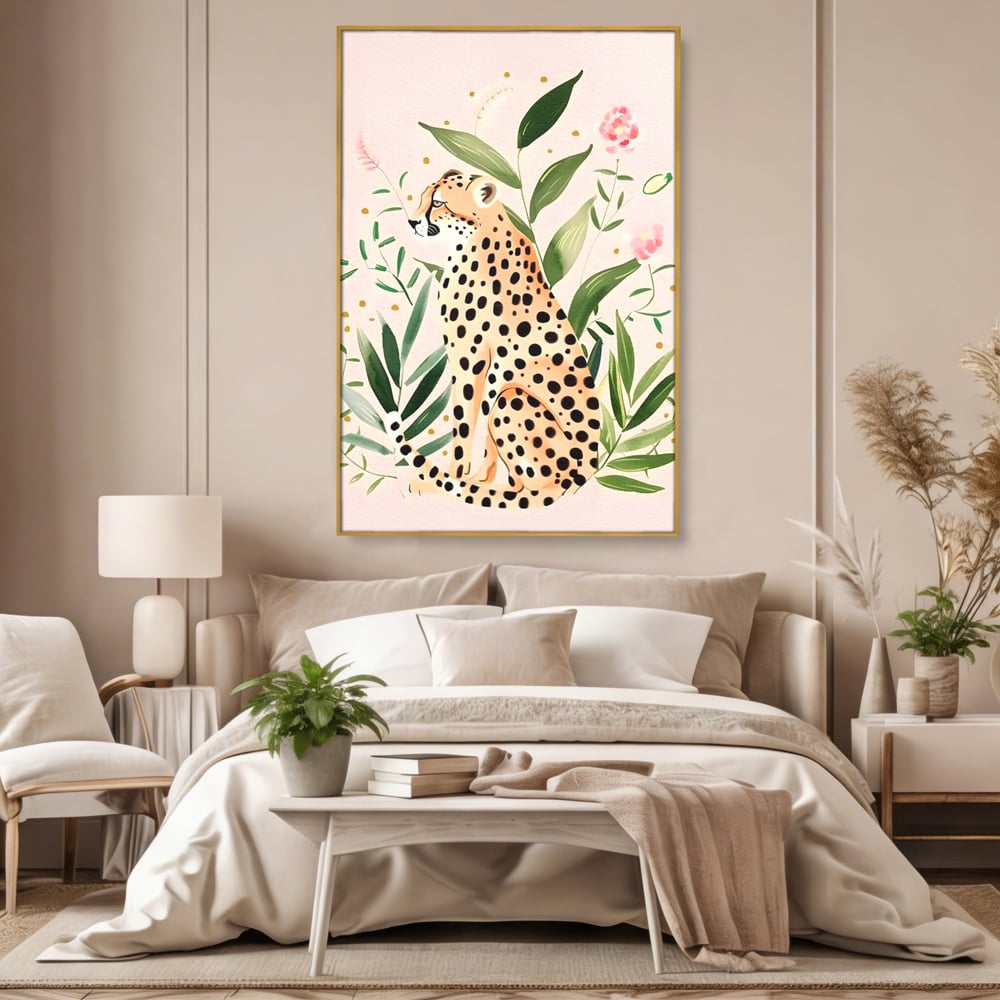 Tablou canvas cu tablou canvas cu leopard si frunze tropicale, in rama de aluminiu auriu, pe perete intr-un dormitor