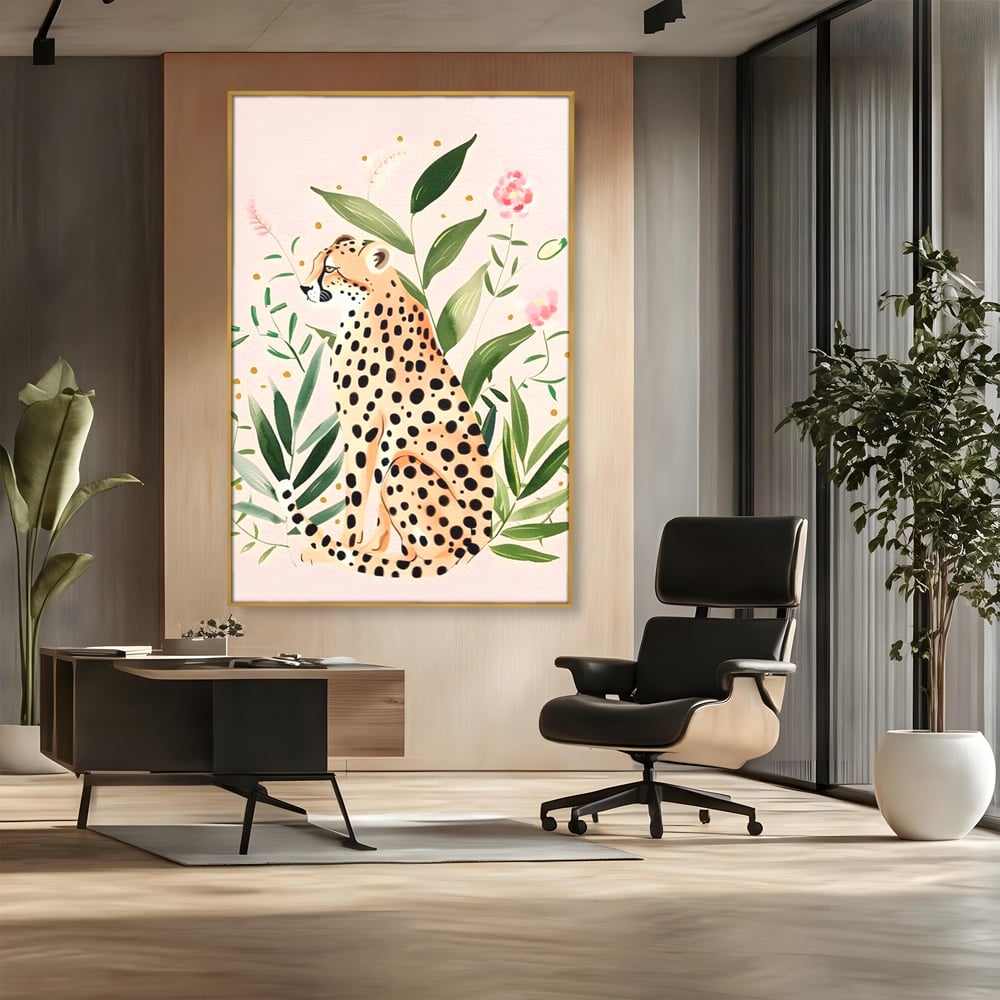 Tablou canvas cu tablou canvas cu leopard si frunze tropicale, in rama de aluminiu auriu, pe perete intr-un birou