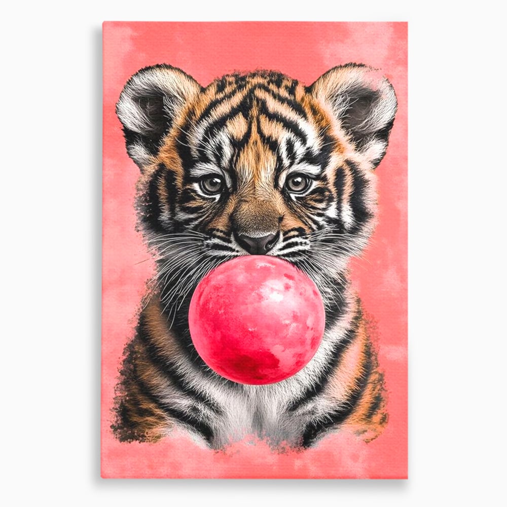 Tablou canvas cu ilustratie pui de tigru cu guma roz, fara rama, pe sasiu de lemn