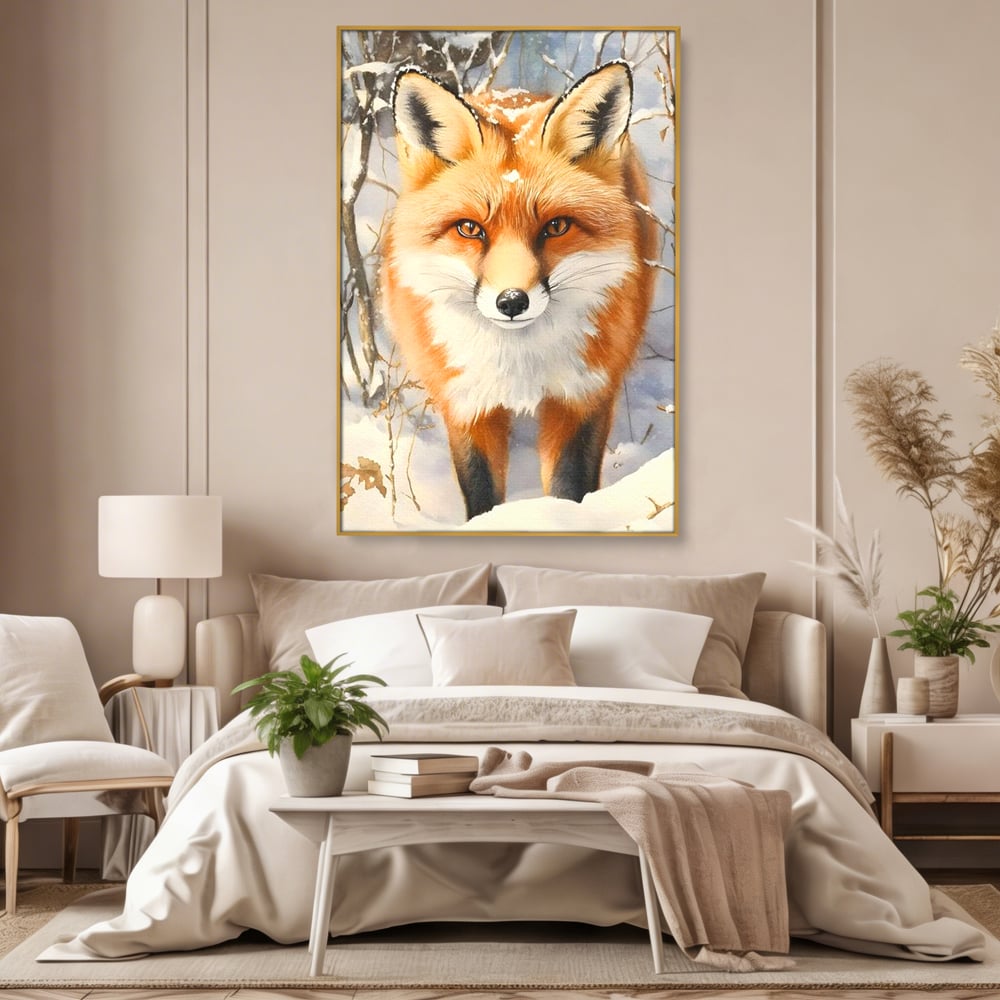 Tablou canvas cu tablou canvas cu vulpe in zapada, in rama de aluminiu auriu, pe perete intr-un dormitor