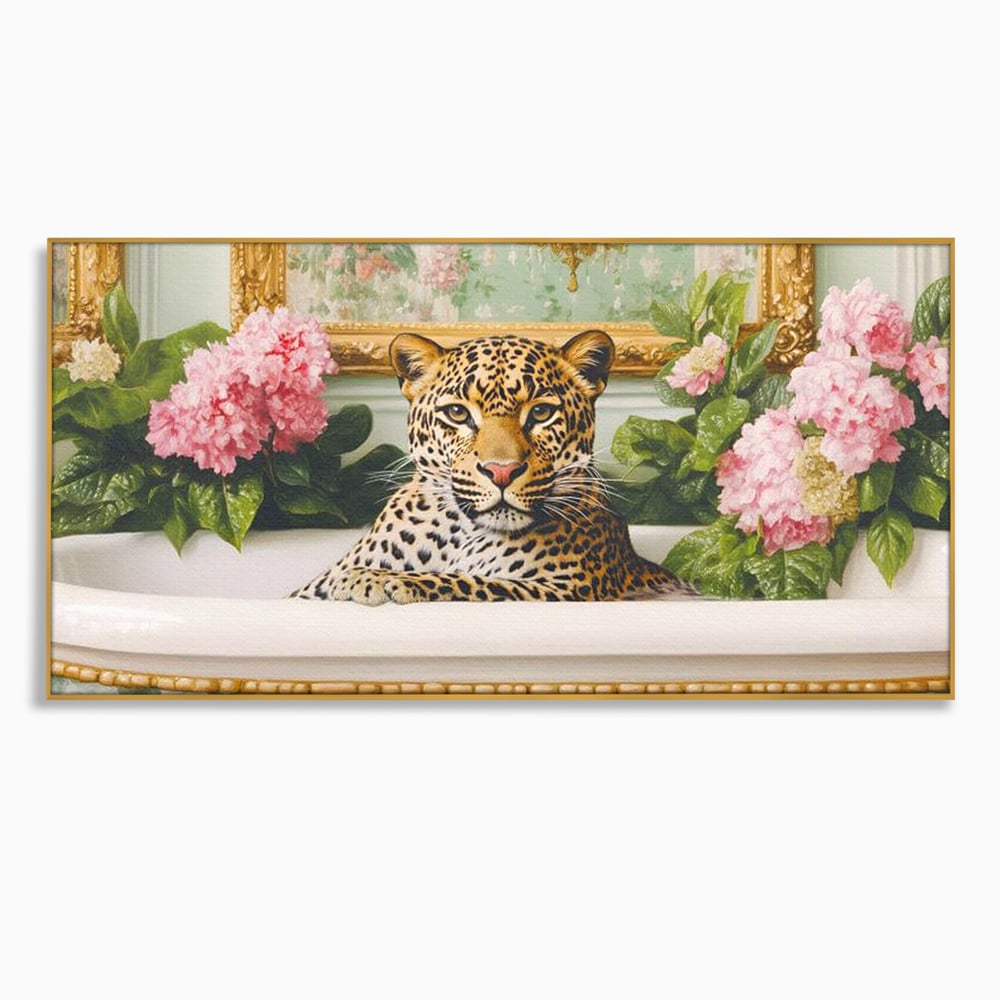 Tablou canvas cu tablou canvas cu leopard in cada, in rama de aluminiu auriu
