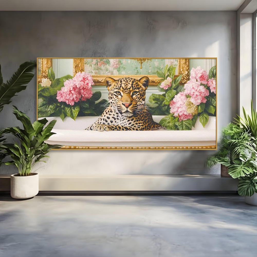 Tablou canvas cu tablou canvas cu leopard in cada, in rama de aluminiu auriu