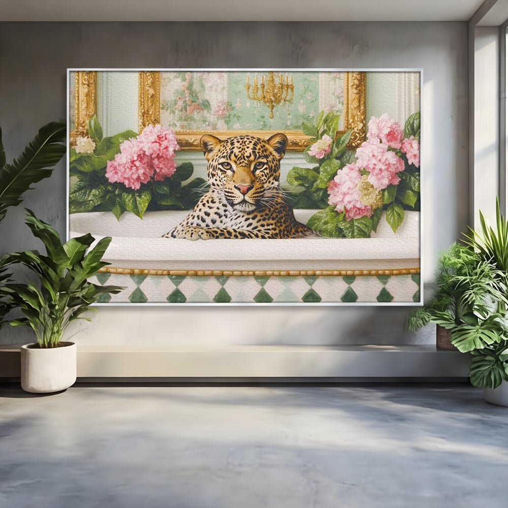 Tablou canvas cu tablou canvas cu leopard in cada, in rama de aluminiu argintiu