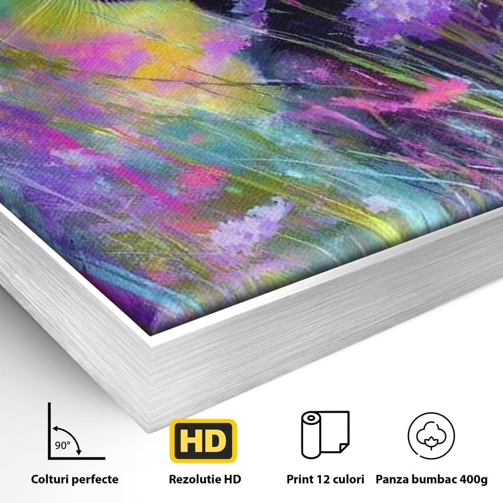 Detaliu al suprafetei: tablou canvas cu pisica neagra si flori colorate, in rama de aluminiu argintiu