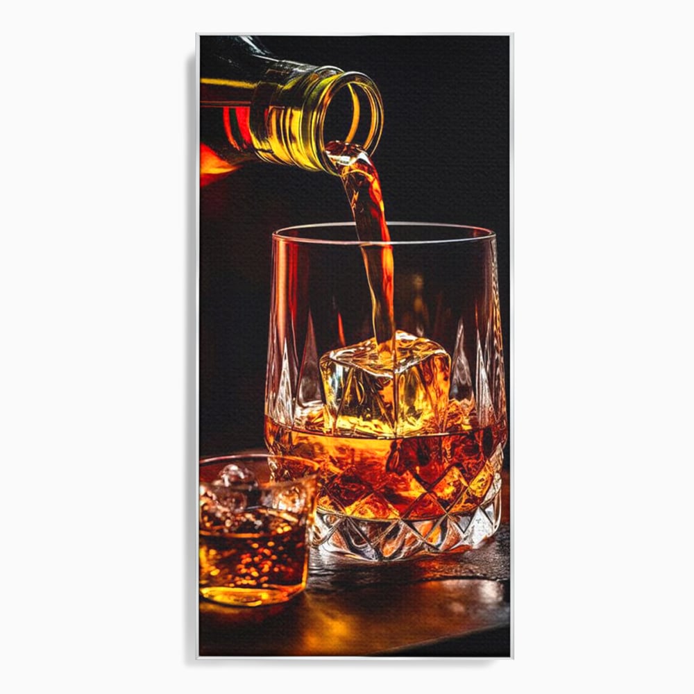 Tablou canvas cu tablou canvas cu turnare de whisky, in rama de aluminiu argintiu