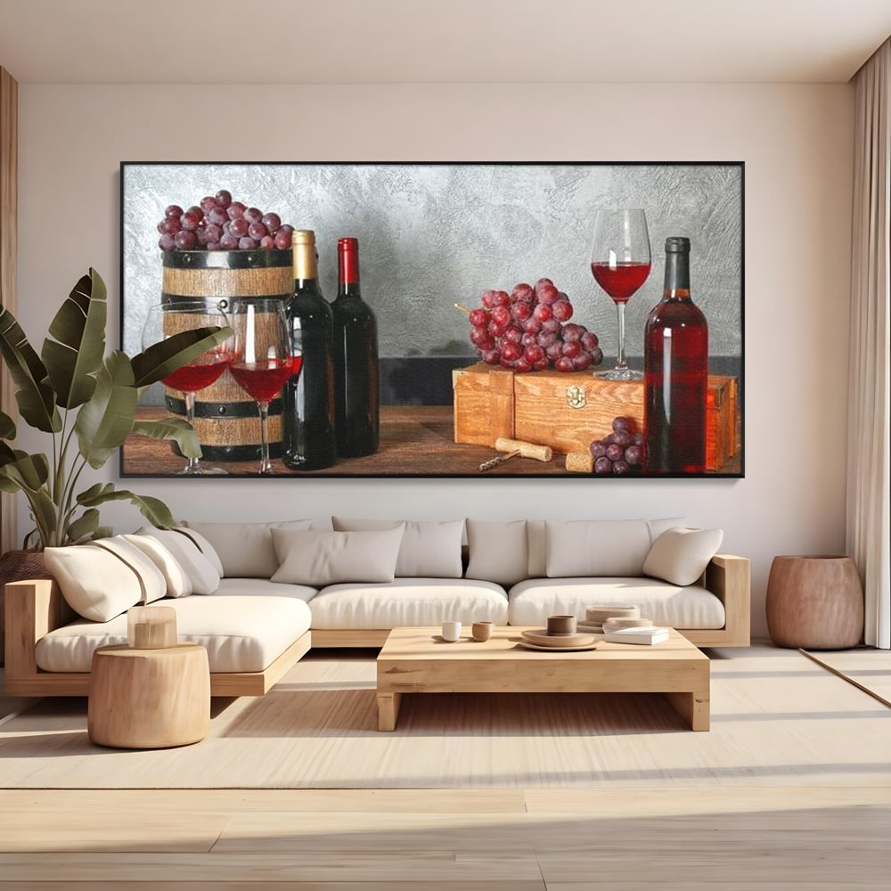 Tablou canvas cu tablou canvas cu sticle si struguri, in rama de aluminiu negru, pe perete intr-un living