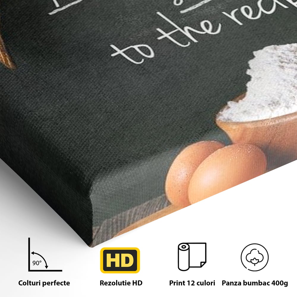 Detaliu al suprafetei: tablou canvas cu citat culinar si faina, fara rama, pe sasiu de lemn