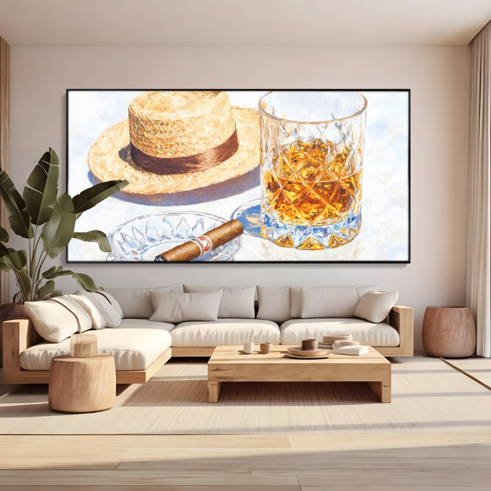 Tablou canvas cu natura statica cu palarie si pahar de whisky, in rama de aluminiu negru, pe perete intr-un living