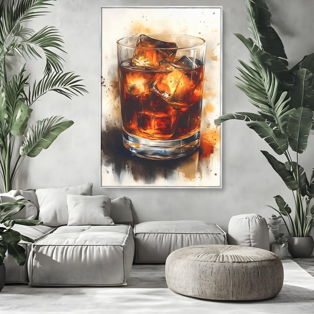Tablou canvas cu tablou pictura pahar whisky cu gheata, in rama de aluminiu argintiu, pe perete intr-un living