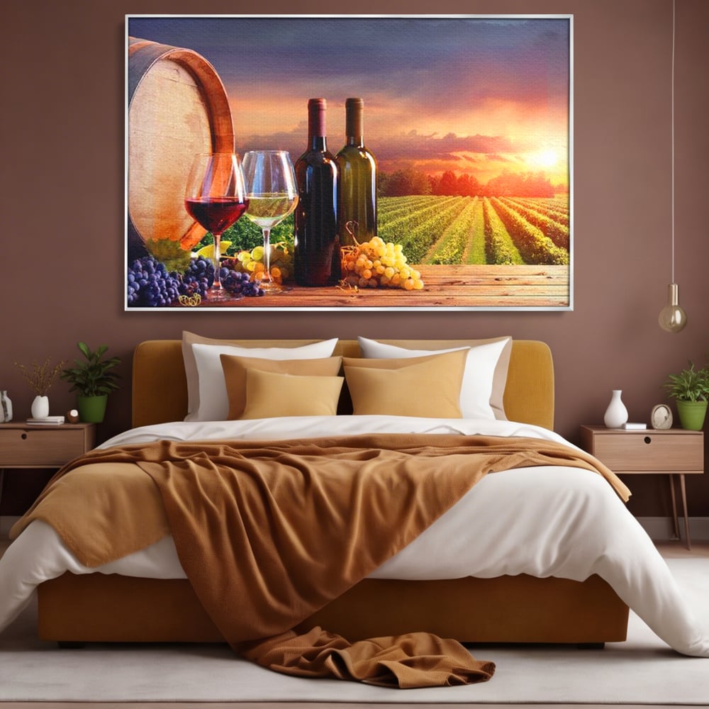 Tablou canvas cu tablou canvas cu podgorie si vin, in rama de aluminiu argintiu, pe perete intr-un dormitor