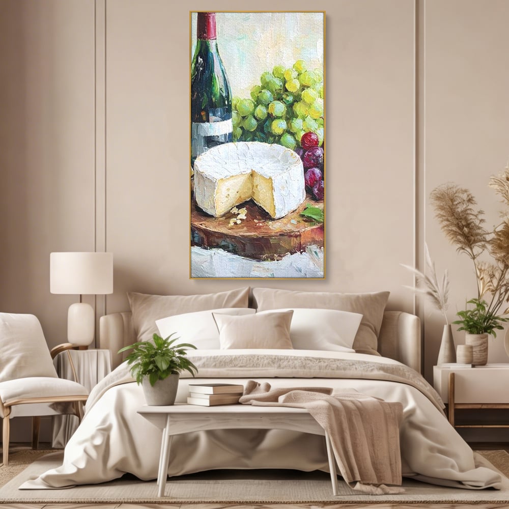 Tablou canvas cu pictura cu sticla de vin si branza, in rama de aluminiu auriu, pe perete intr-un dormitor