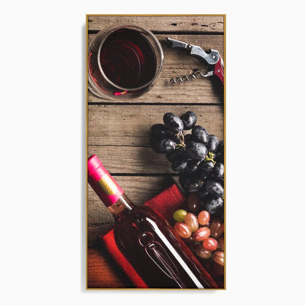 Tablou canvas cu natura statica cu sticla de vin si struguri, in rama de aluminiu auriu