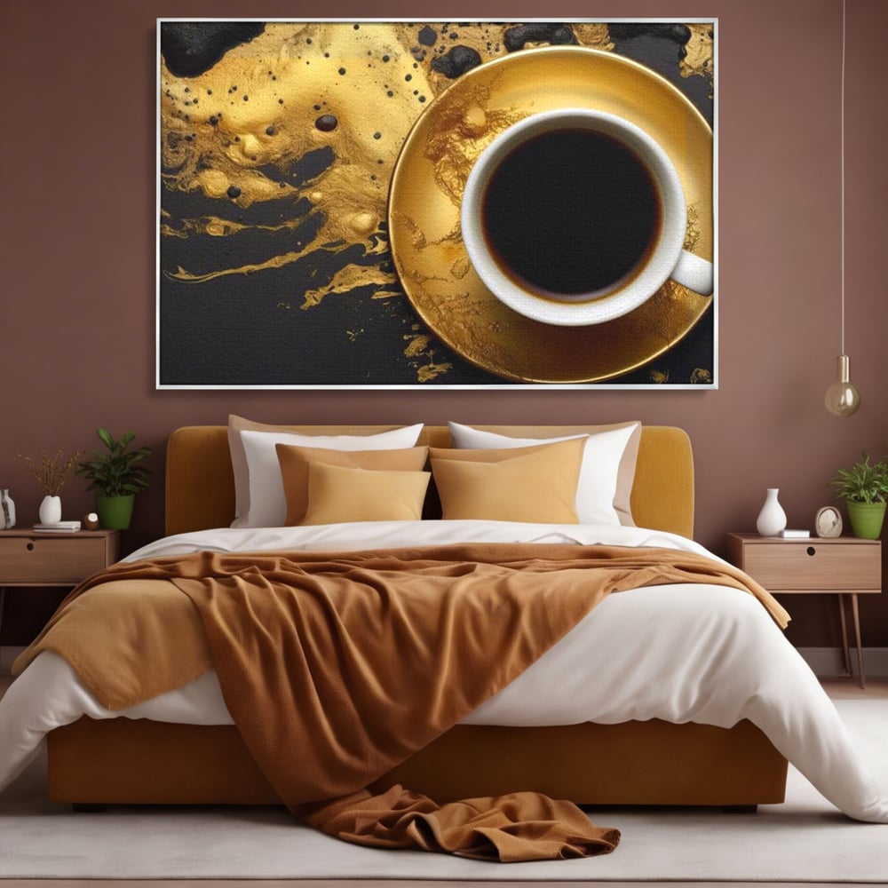 Tablou canvas cu tablou canvas cu ceasca de cafea, in rama de aluminiu argintiu, pe perete intr-un dormitor