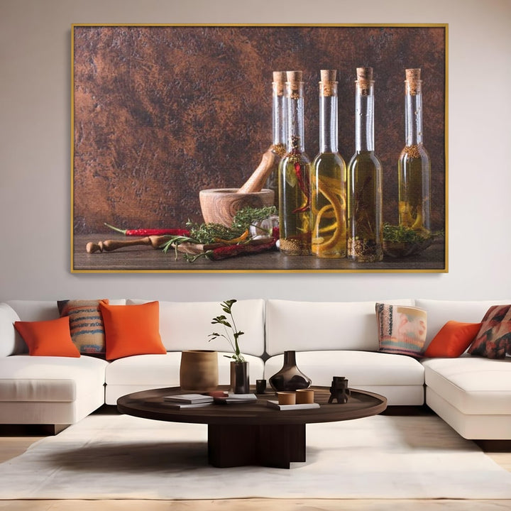 Tablou canvas cu sticle cu ulei si condimente pe fundal ruginiu, in rama de aluminiu auriu, pe perete intr-un living