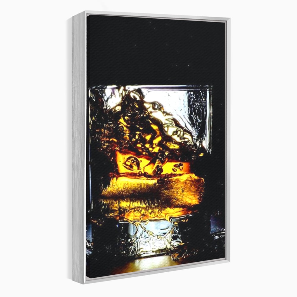 Tablou canvas cu tablou canvas cu pahar de whisky si gheata, in rama de aluminiu argintiu