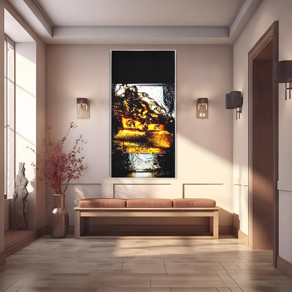 Tablou canvas cu tablou canvas cu pahar de whisky si gheata, in rama de aluminiu argintiu