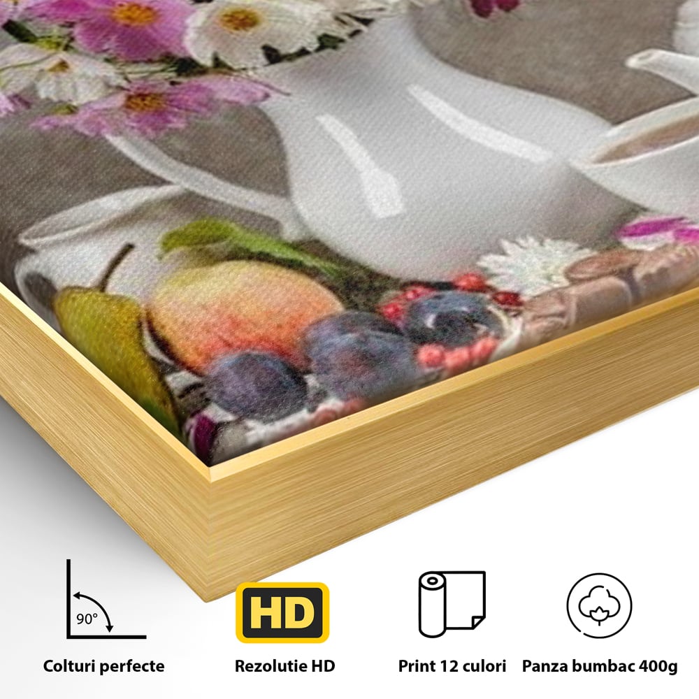 Detaliu al suprafetei: natura moarta cu flori si fructe, in rama de aluminiu auriu