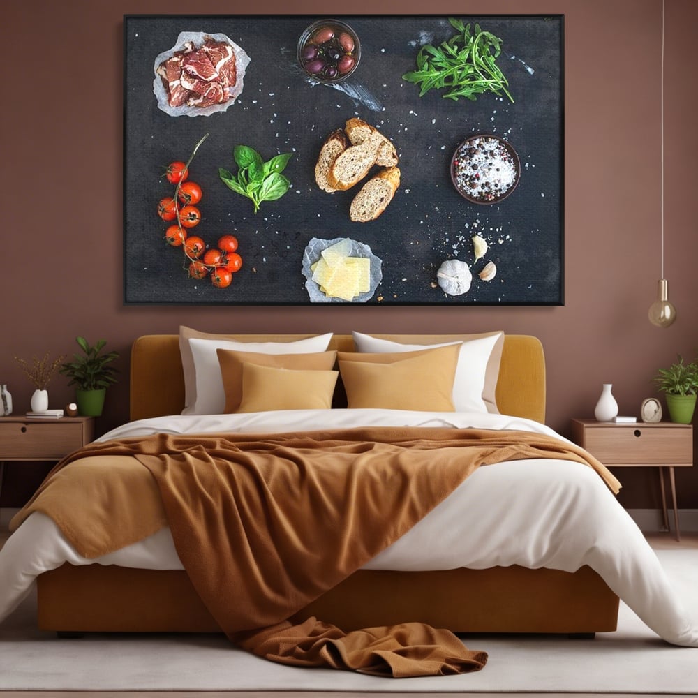 Tablou canvas cu natura moarta cu ingrediente italiene, in rama de aluminiu negru, pe perete intr-un dormitor