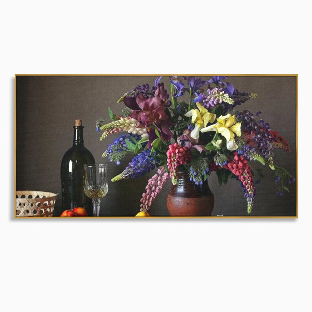Tablou canvas cu natura statica cu flori si vin, in rama de aluminiu auriu